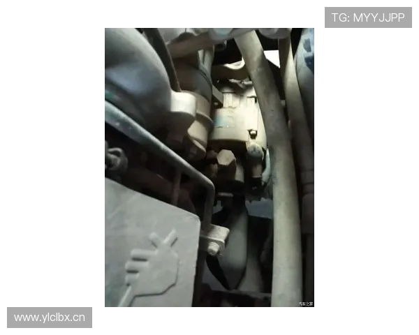 挖掘机蓄电池亏电解决方法